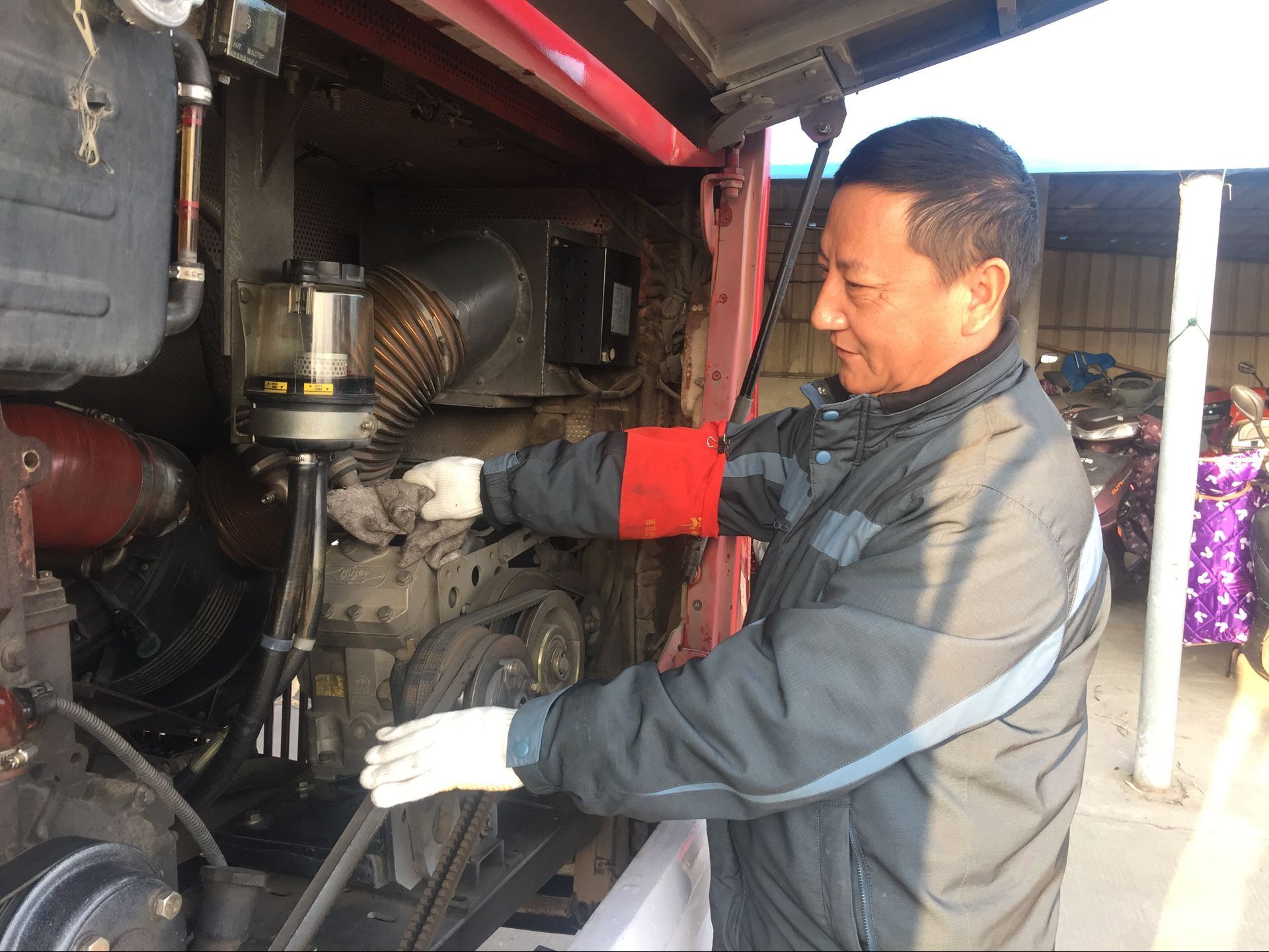 1520996010586523.jpg 最美公交人:大厂三队567路驾驶员肖鹏飞-1.jpg