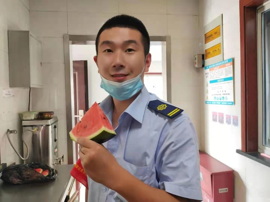 C:\Users\Acer\Desktop\7月宣传工作\传集团文件\第二客运公司开展“炎炎夏日送清凉”活动\6088a1b8bcadb70d78db49045547940.jpg C:\Users\Acer\Desktop\7月宣传工作\传集团文件\第二客运公司开展“炎炎夏日送清凉”活动\6088a1b8bcadb70d78db49045547940.jpg