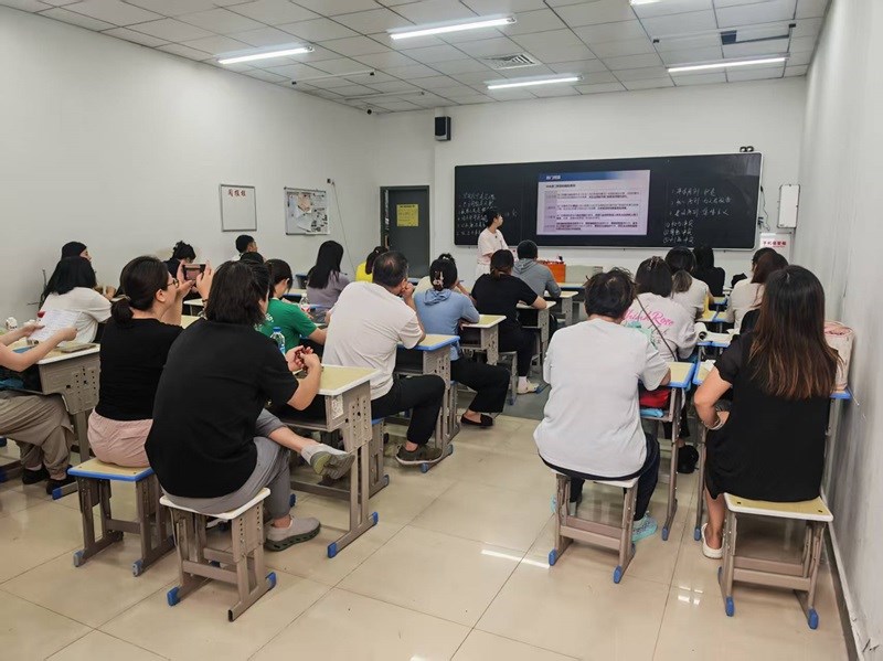 收银审核班.jpg 收银审核班.jpg